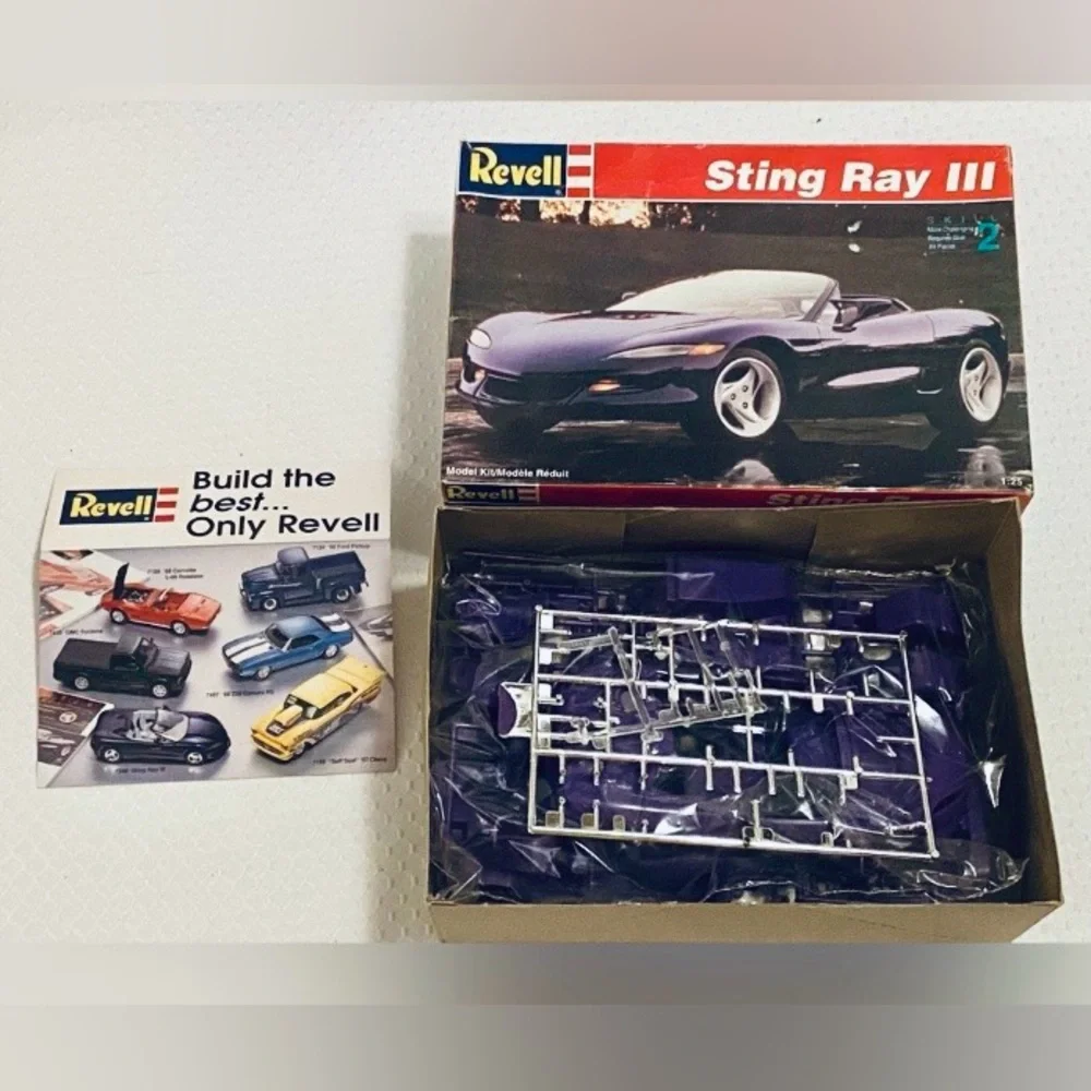 REVELL Sting Ray III Model Kit- Unopened
